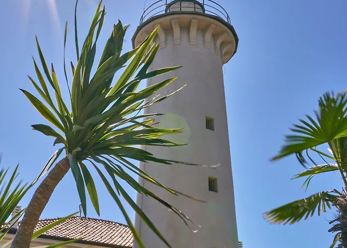 Feel At In With Fenced Garden *